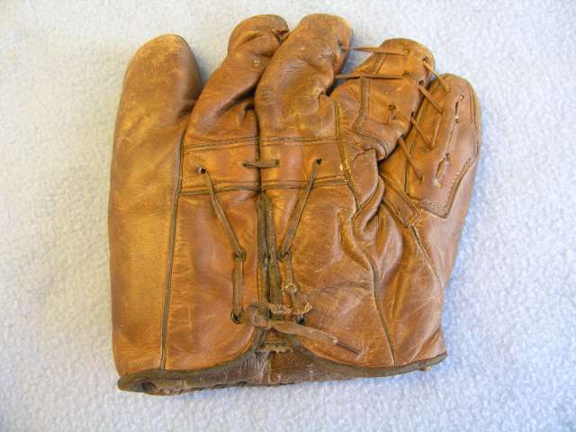 Claude Willoughby Banner F99 Back Doug